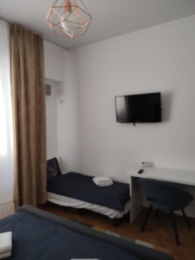 Nice Studio In Old Town Bucharest Luaran gambar